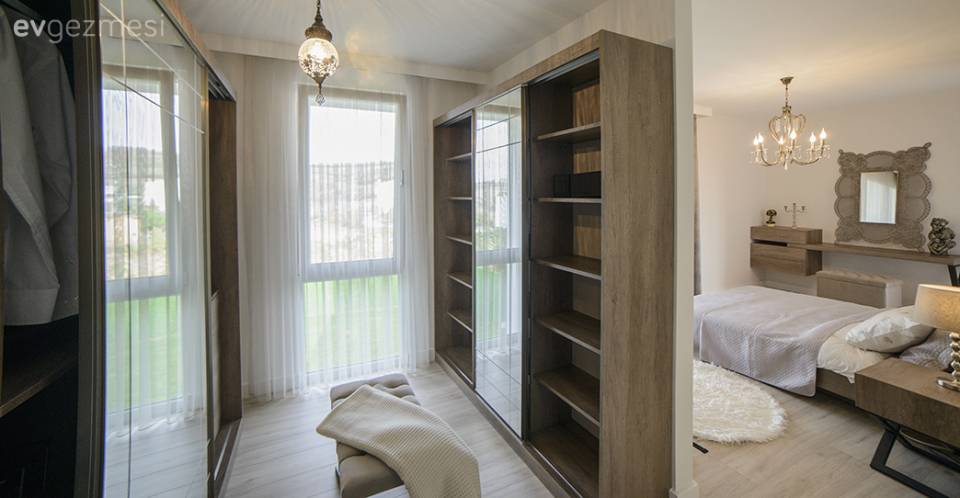 Size İlham Verecek 40+ Giyinme Odası Fikri ve Modeli
