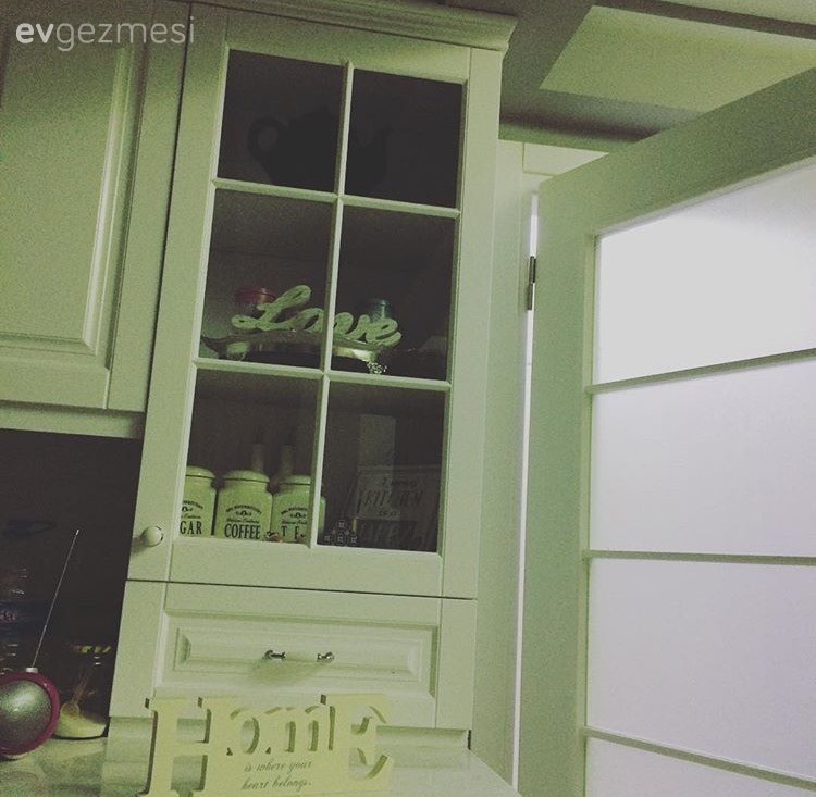 Çarpıcı renk paleti, uyumlu detaylar. Aslıhan hanımın stil sahibi evi.