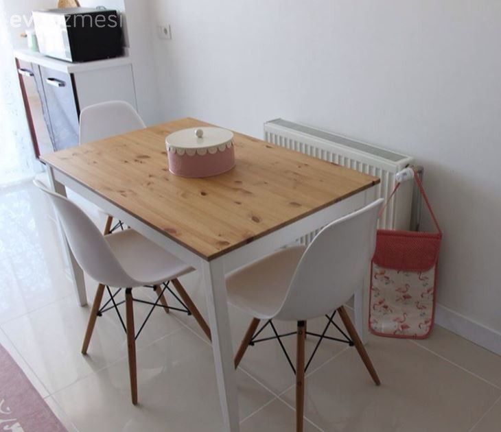 Çiğdem hanımın toprak tonlarla huzur dolu bir görünüm yakaladığı evi..