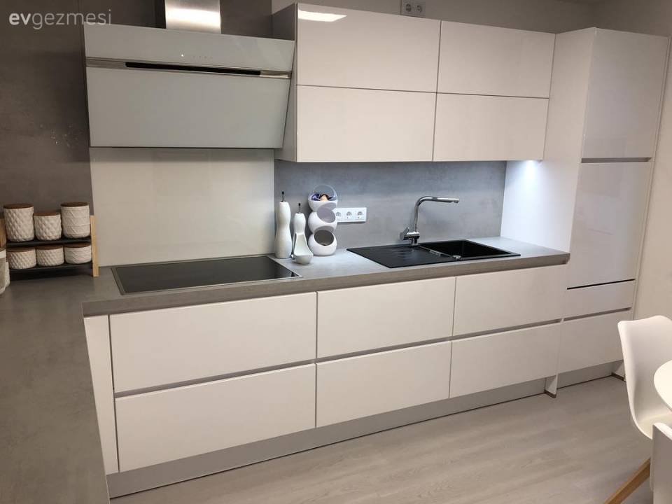 Modern stile rustik esintiler. Stil sahibi ve özgün bir ev.