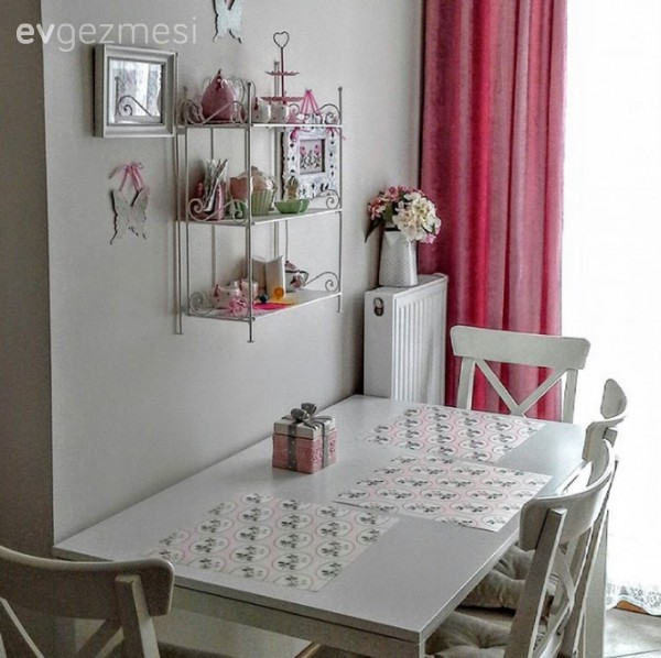 Bol emek, örgü ve nakış dekorlarla Yıldız hanımın pastel evi..