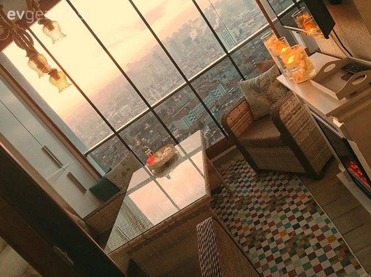 Yakın tonların geçişleri ile sade ve sıcacık.. Dilek hanımın keyifli evi.