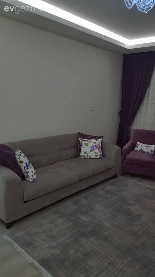 Necipoğlu çiftinin gergi tavandan, nişlere tamamı kendi emekleri evi..