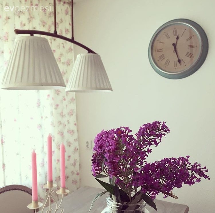 Ayşe hanımın antik stilde, sade ve göz alıcı evi..