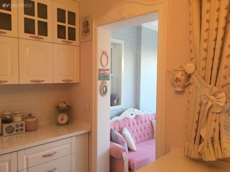 Nostaljik esintili, zarif ve tatlı bir mutfak: Gözde hanımın mutfağı..