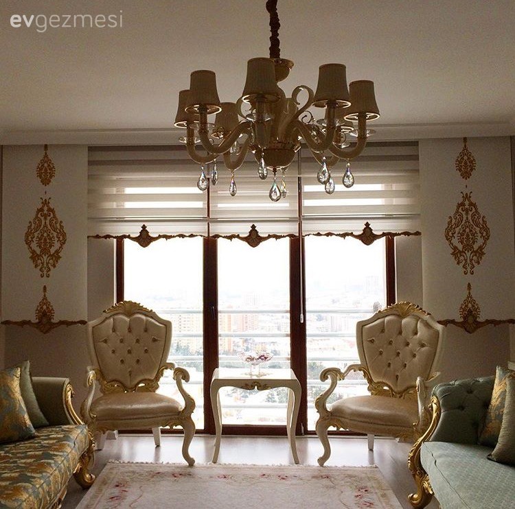 Sıcak renklerle şık ve huzur verici bir alan: Yaprak hanımın evi..