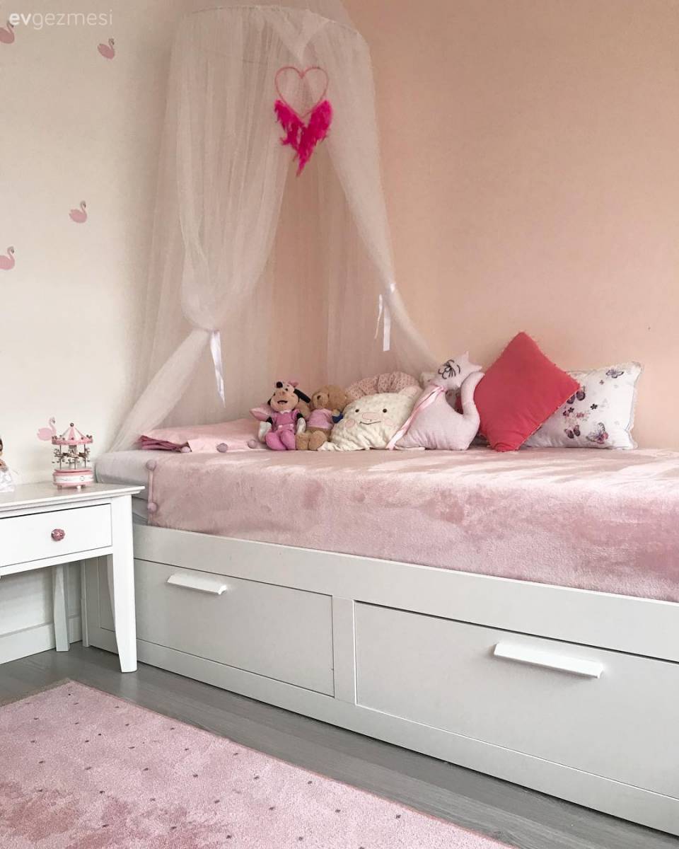 Dikkat çekici parçalar, sade ve göz alıcı bir dekor. Pınar hanımın evinden.