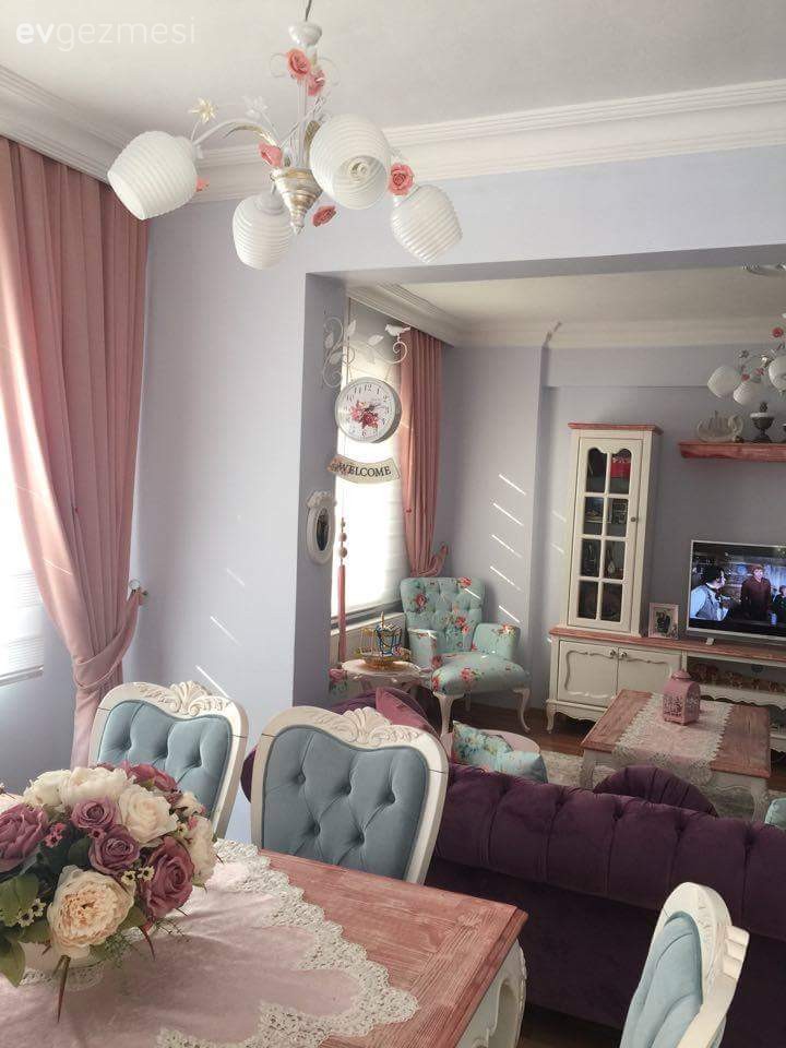 Meryem hanımın renkleri doyasıya kullandığı kır evi (country) stil evi