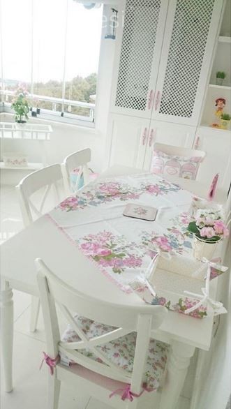 Nazmiye hanımın her köşesi özenilmiş, country stil, cıvıl cıvıl evi..