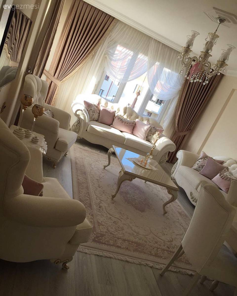 Feminen ışıltılar.. Gülşah hanımın zarif ve şık evinden.