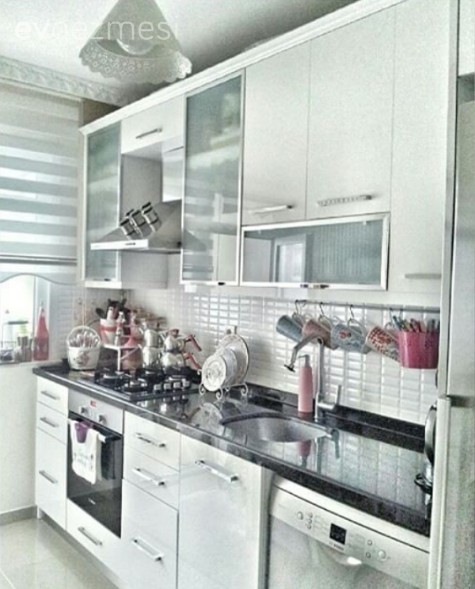 Her odası kendi içinde uyumlu, farklı stillerde, sofistike bir dekor..