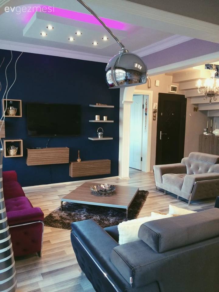 Sinem hanımın beklenmedik renk ve aksesuarla, stil sahibi salonu..