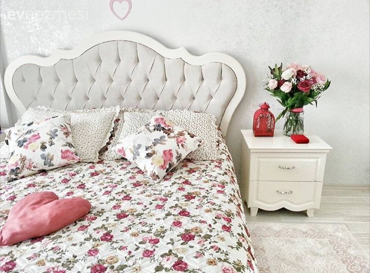 Sümeyye hanımın her odası kendi içinde uyumlu, sade evi..