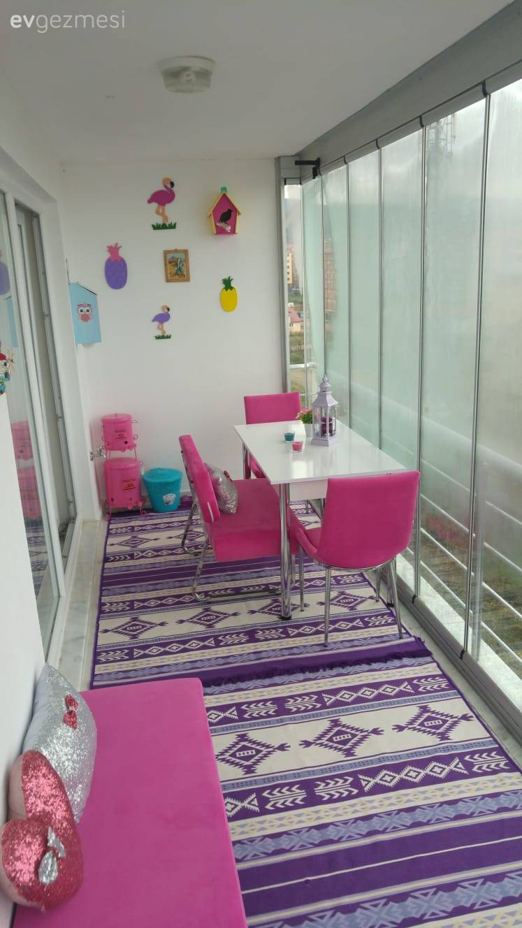 Bu Evin Dekorunun Odağında Sofistike Renkler, Göz Alıcı Aksesuarlar Var