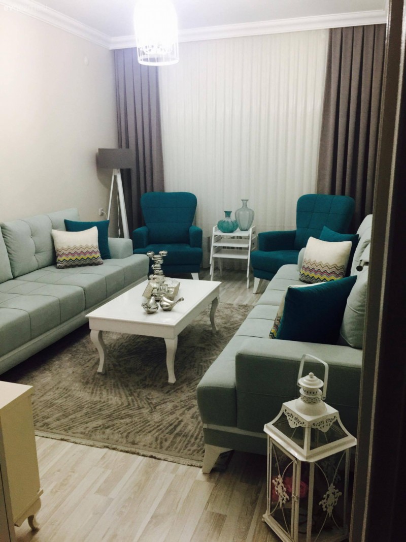 Dekoratif objelerle zenginleşen, sakin ve şık bir ev: Merve hanımın evi.