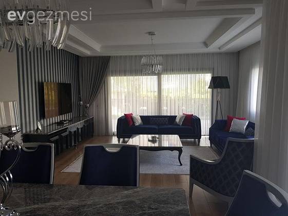 Bu Evin Zamansız Stili Geometrik Çizgilerle Modern Bir Yüz Kazanıyor