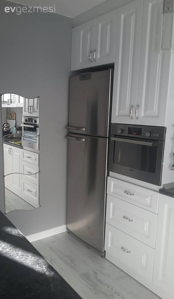 Sevda hanımın vintage stilde, sade ve zarif mutfağı..