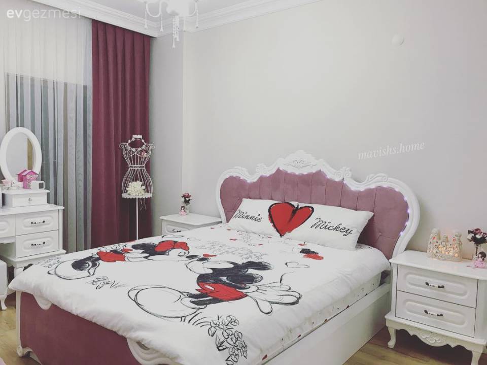 Sıcak renkler, country mobilyalar ve loş ışıklar. Keyifli ve zarif bir ev..