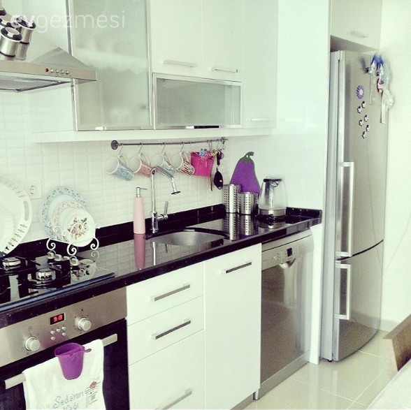 Her odası kendi içinde uyumlu, farklı stillerde, sofistike bir dekor..