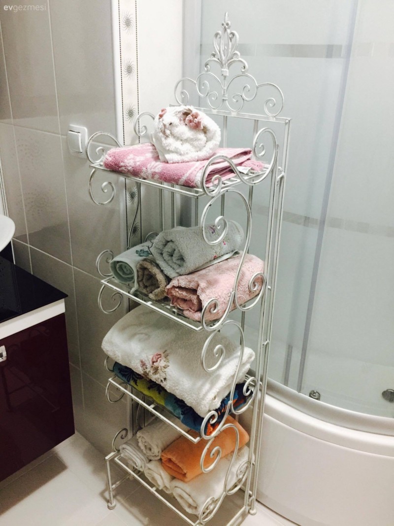 Dekoratif objelerle zenginleşen, sakin ve şık bir ev: Merve hanımın evi.