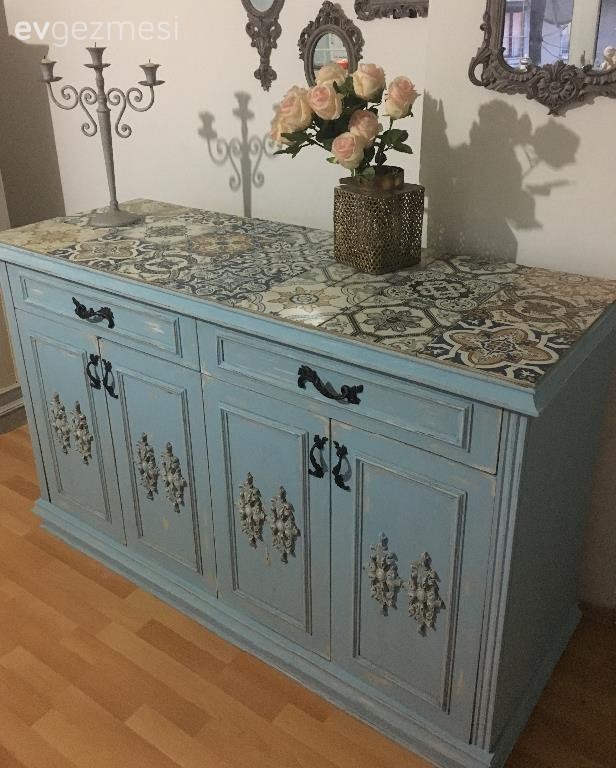 Akdeniz stile dönüşüm: Şule hanımın yeni vitrin ve konsol çalışmaları.