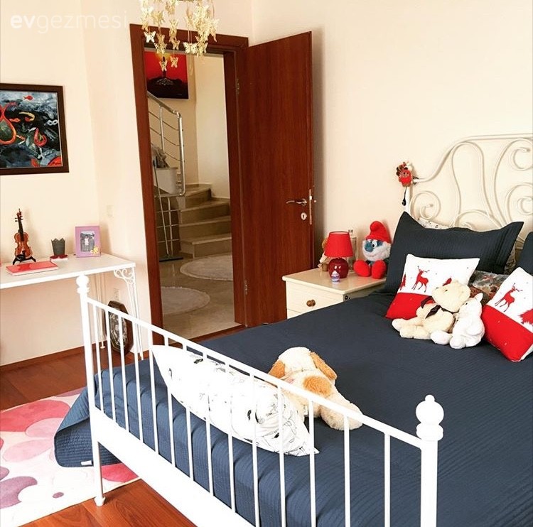 Selda hanımın odağında sıcaklık olan keyifli evi..