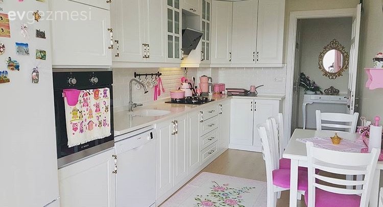 Tuğba hanımın country esintili, tatlı evi..