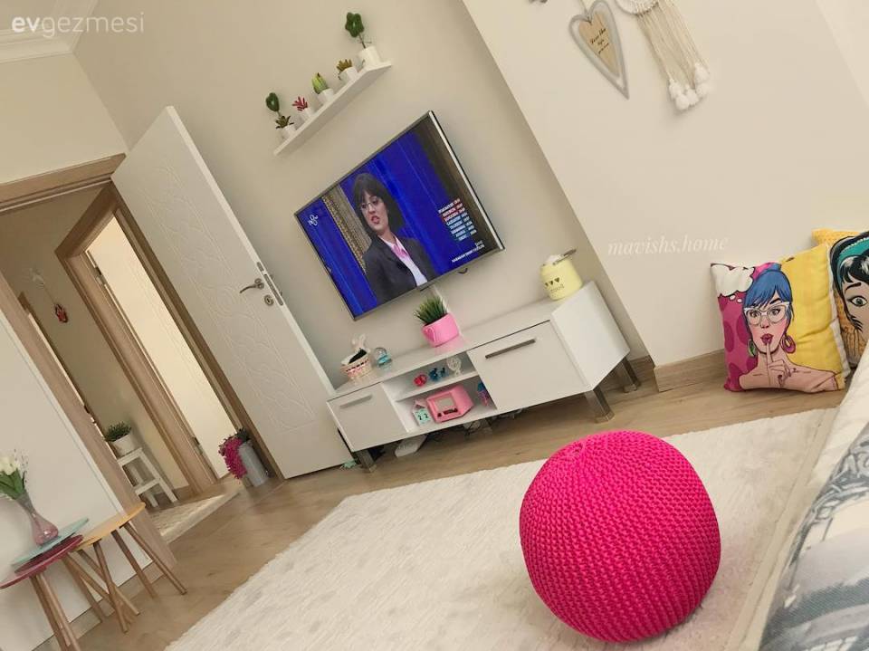 Sıcak renkler, country mobilyalar ve loş ışıklar. Keyifli ve zarif bir ev..