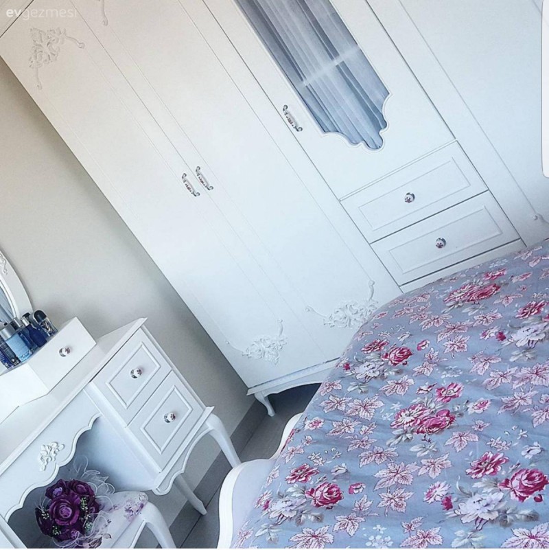 Sadeliğin zerafeti.. Reyhan hanımın aydınlık ve keyifli evi.