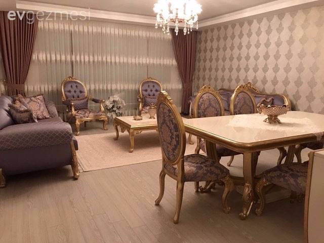 Göz alıcı salon ve renkli yaşam alanları. Mavi hanımın evinden..