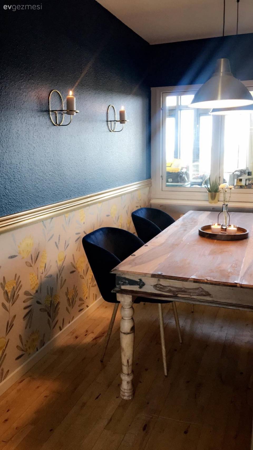 Bu 2 odanın dekorasyonu tamamen el emeği. Çıtalar ile bölünmüş duvarlarla zenginleşen dekor...