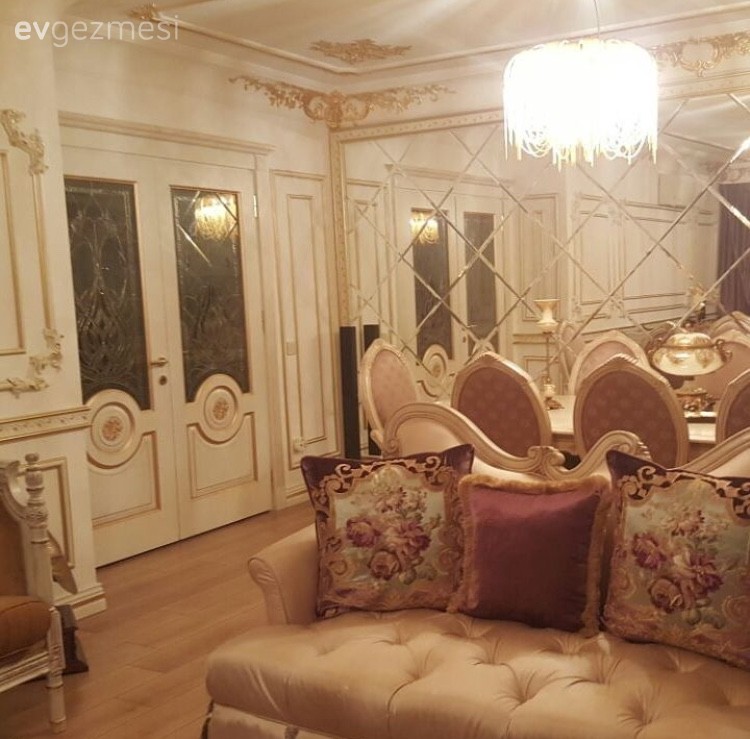 Dilek hanımın farklı ve klasik bir dekoru olan gösterişli evi..