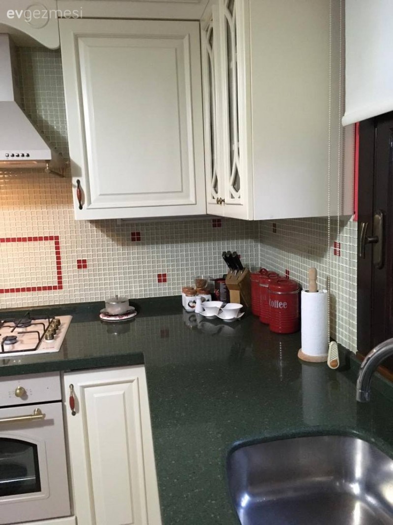 Klasik stilin zamansız şıklığı, sıcak renklerle bir arada..