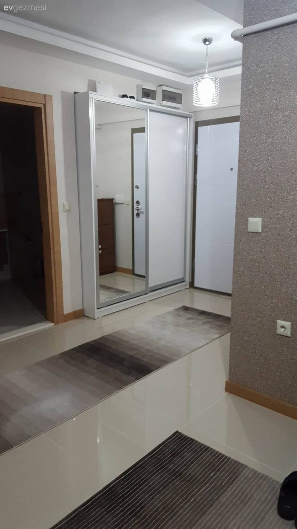 Sade, şık çizgide bir dekor.. Gülden hanımın evi, yeni karelerle..