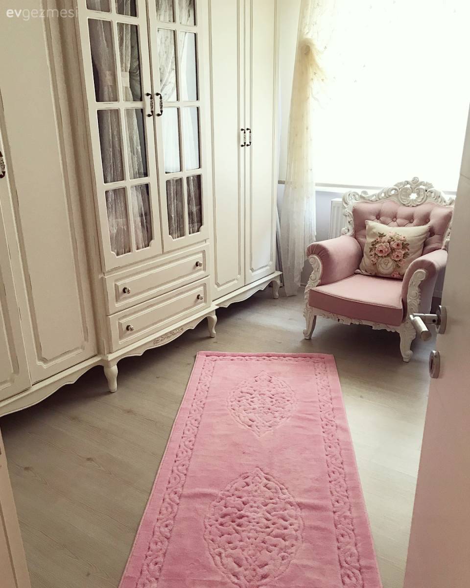 Pastellerin hakimiyetinde feminen ve şık bir dekor.. Pınar hanımın çiçekler açan evi.