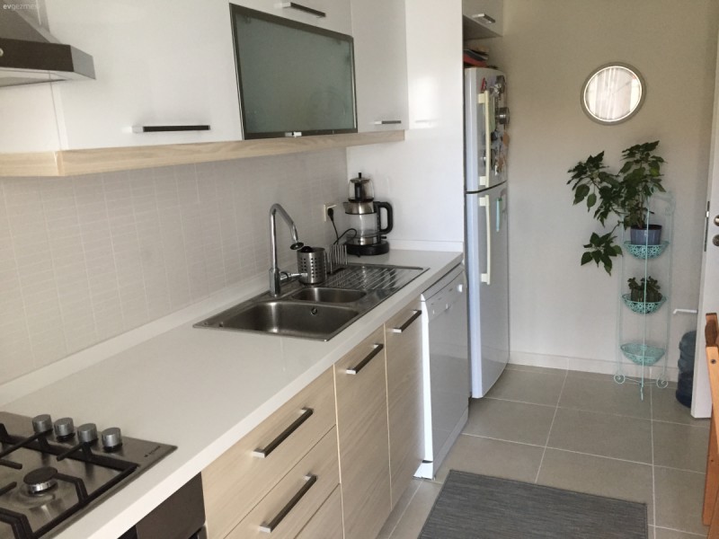 Dar mutfağımda ekstra dolap yaptırdım. Kullanışlı oldu.