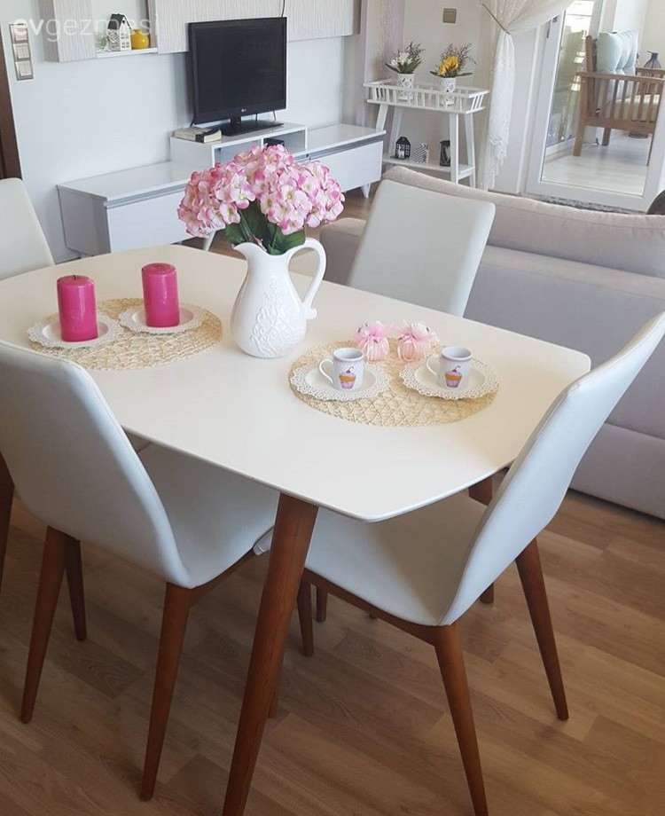 Keyifli detaylarla dolu naturel ve romantik bir ev..