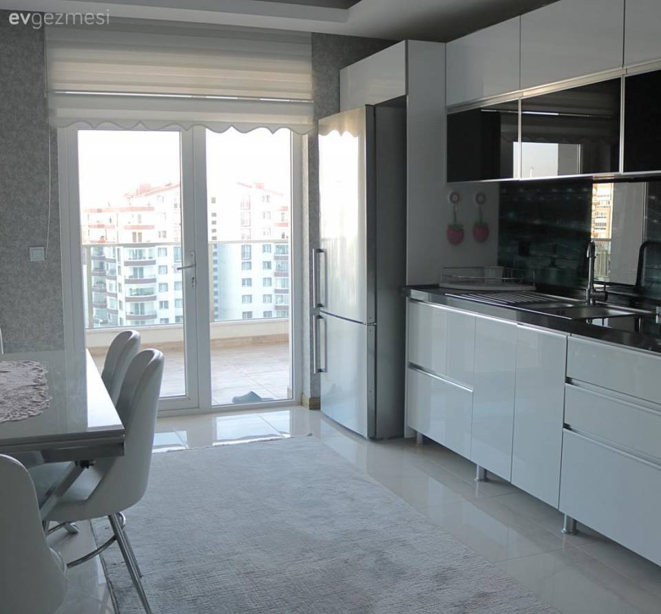 Pasteller ile huzur dolu ve hafif bir his. İpek hanımın evinden..