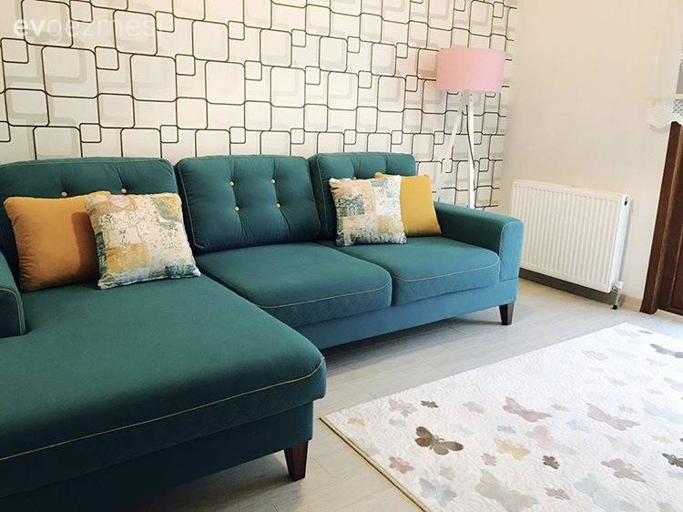 Göz alıcı salon ve renkli yaşam alanları. Mavi hanımın evinden..