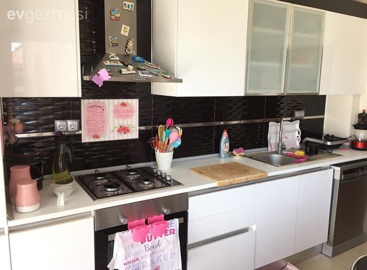 Modern stile canlı dokunuşlar.. Gizem hanımın tatlı mı tatlı evi.