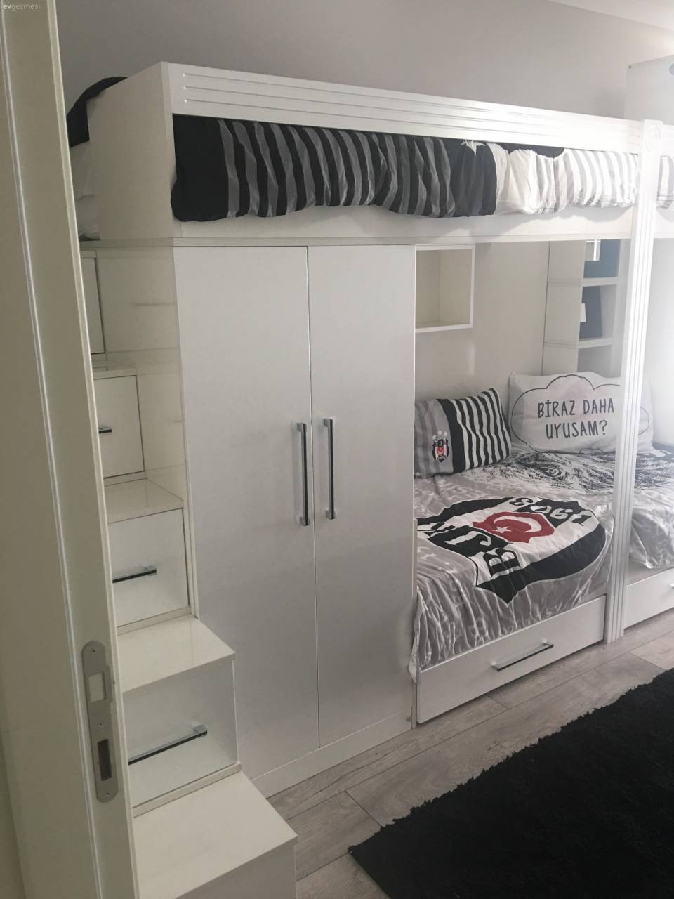 Nötr renkler, uyumlu ve modern görünüm. Bahar hanımın sade ve şık evi..