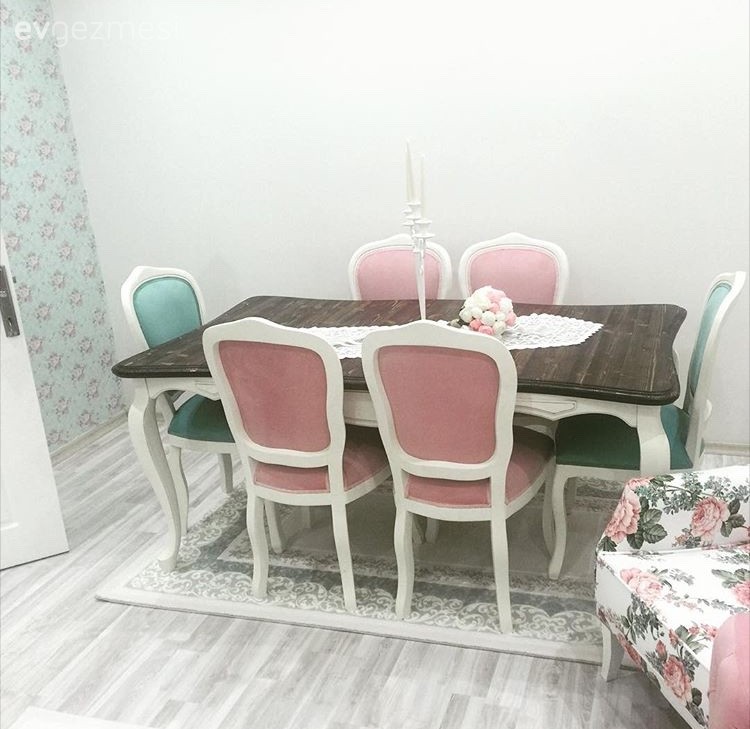 Yeni evli Hilal hanımın country stilde, cıvıl cıvıl evi..