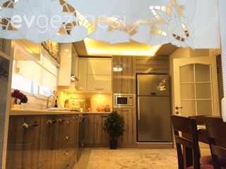 Betül hanımın her detayında uyumu yakaladığı, sıcak ve samimi evi..