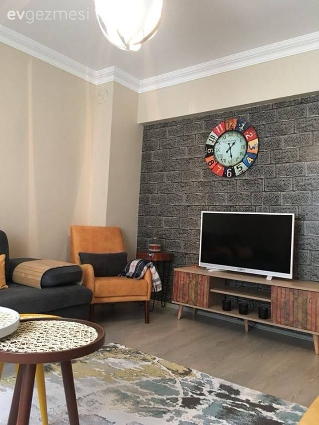 Modern stile renkli bir yorum. Merve hanımın oturma odası..