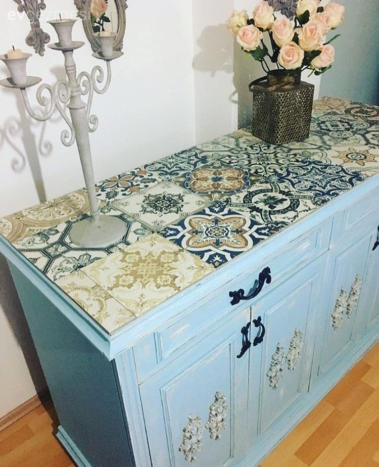 Akdeniz stile dönüşüm: Şule hanımın yeni vitrin ve konsol çalışmaları.