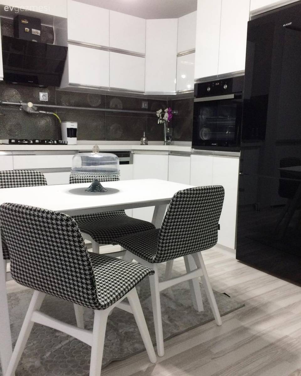 Modern ve klasiğin hoş bir karışımı. Uyumlu ve şık bir ev!
