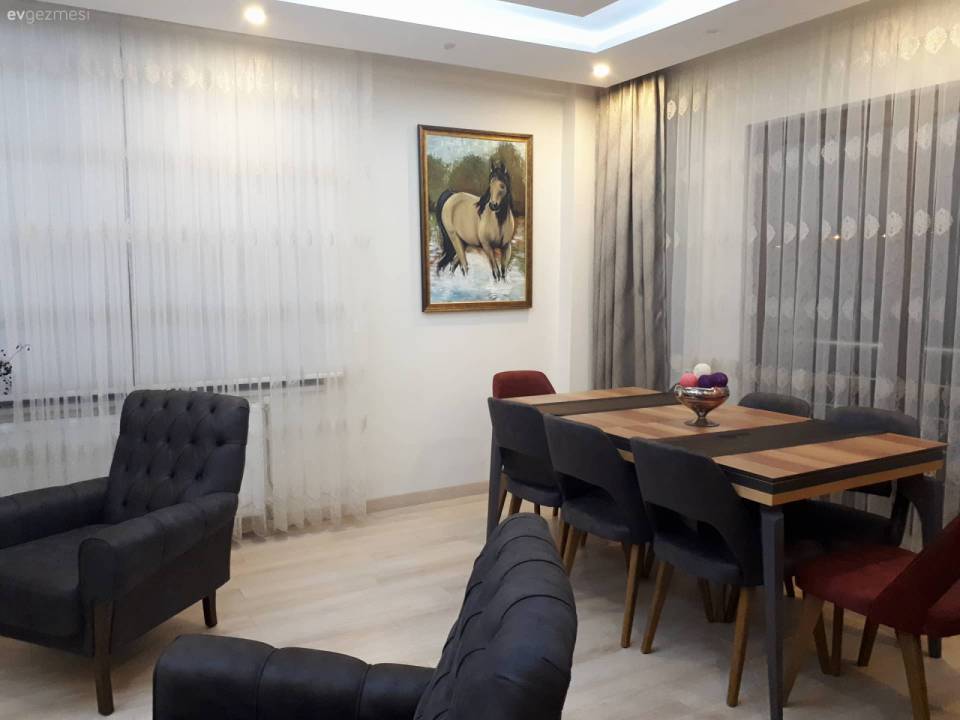 Tuba hanımın evinde keyifli ve stil sahibi bir dekor..