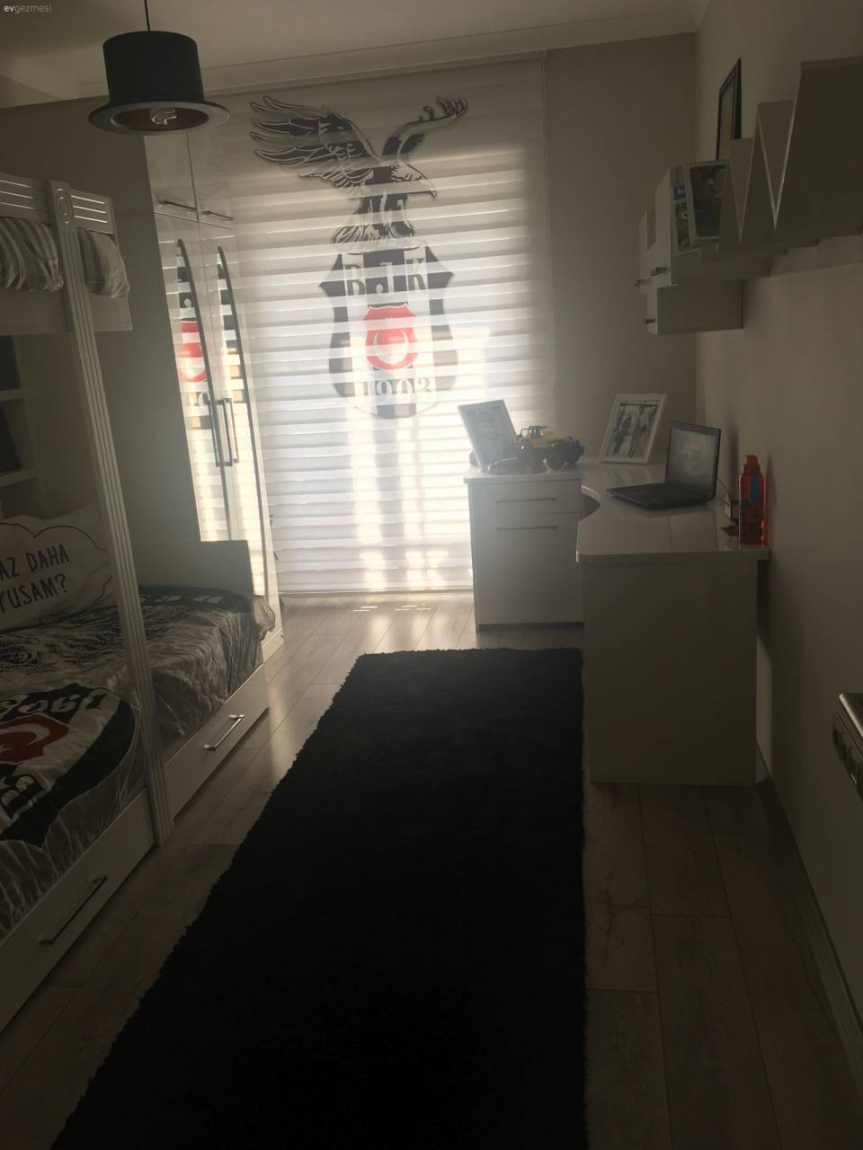 Nötr renkler, uyumlu ve modern görünüm. Bahar hanımın sade ve şık evi..