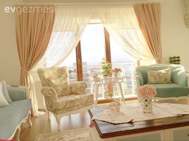 Nazmiye hanımın her köşesi özenilmiş, country stil, cıvıl cıvıl evi..