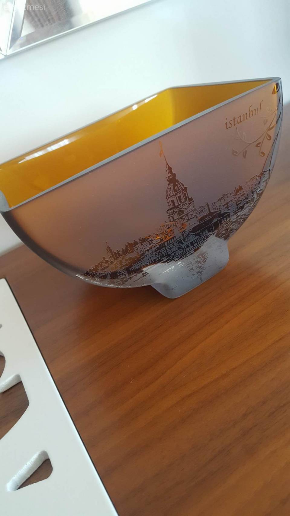 Sade, şık çizgide bir dekor.. Gülden hanımın evi, yeni karelerle..